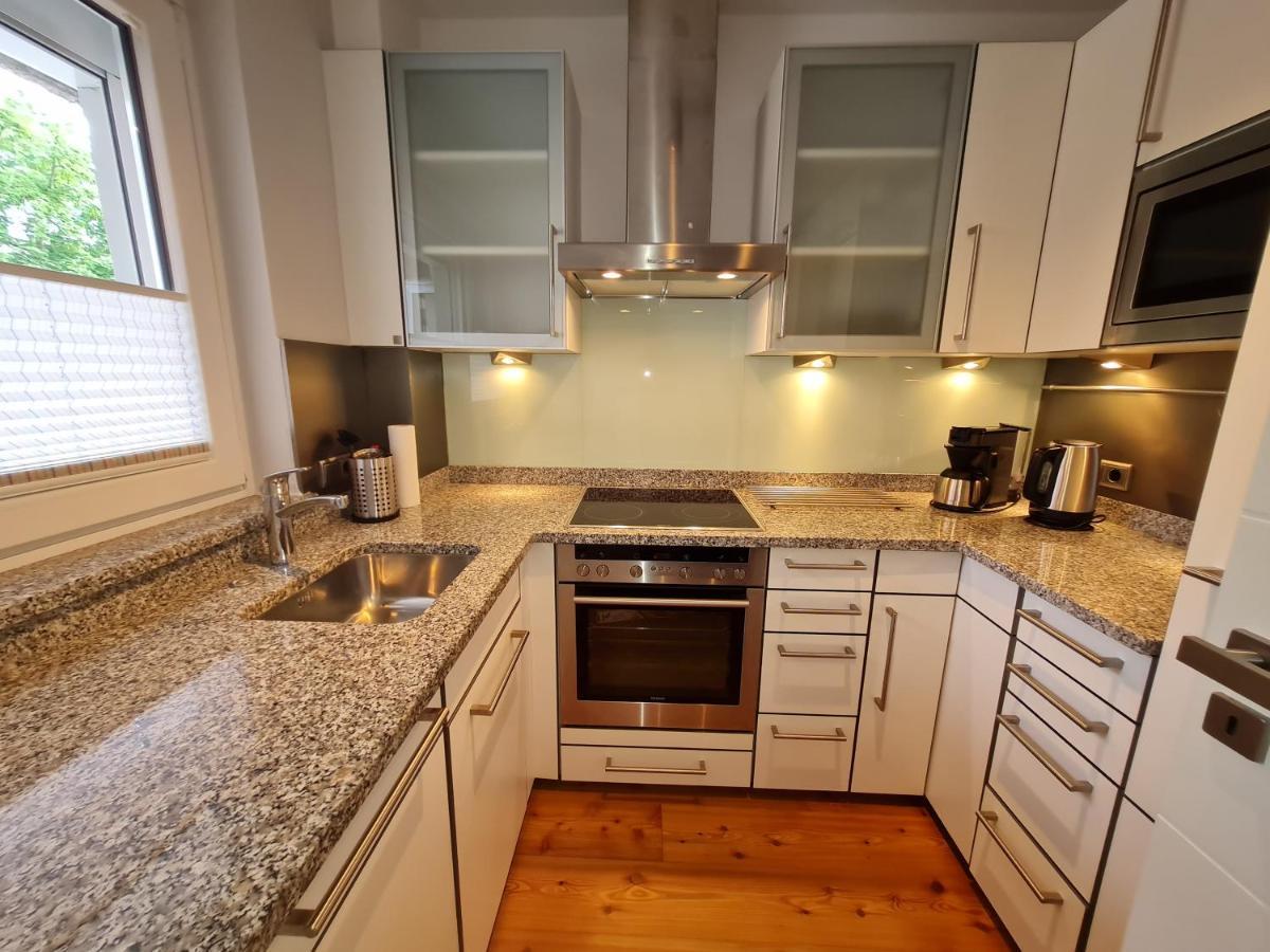 Wohnung Fleethoern - Zentral, Ruhig, Mit Parkplatz Und Balkon Kiel Exterior foto